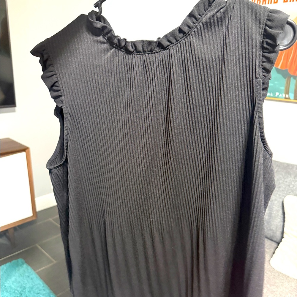 Black Short Sleeved Top